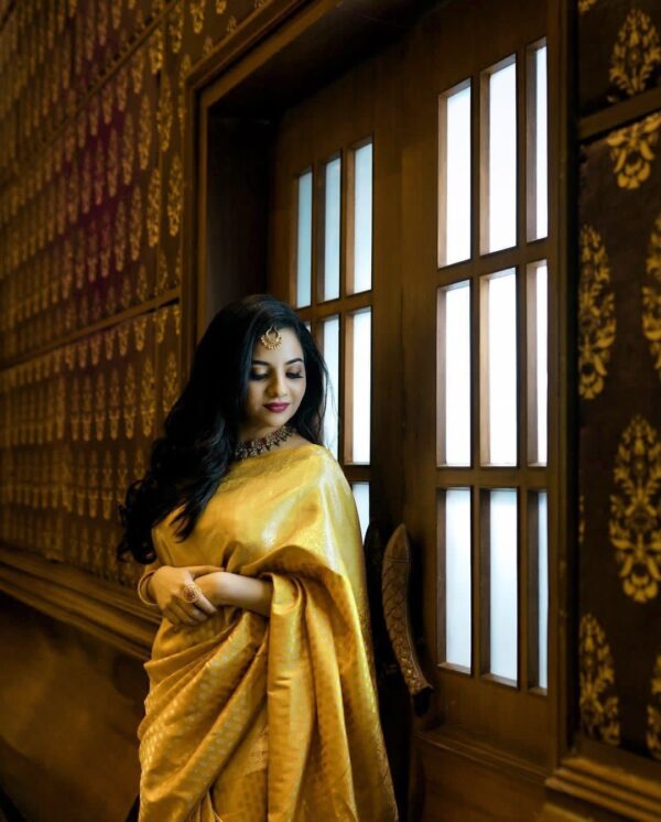 Yellow Lichi Silk Saree With Jacquard work and Beautiful Pallu