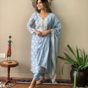 Women Floral Print Straight Kurta with Pants & Dupatta